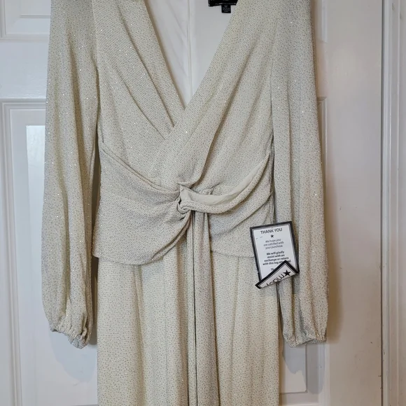 Macy's Shimmering Cream Bridal Gown - Picture 3 of 7